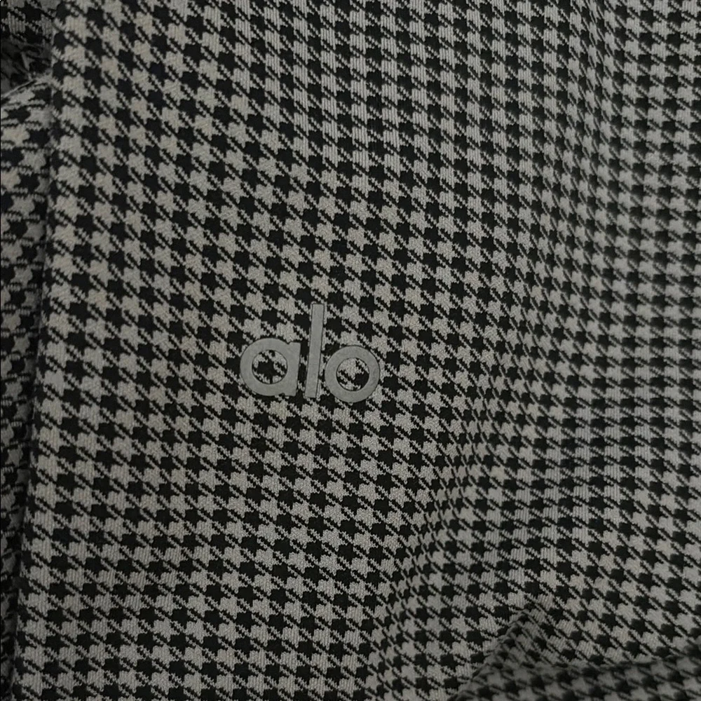 ALO Yoga Black and White Leggings size large - Picture 2 of 5
